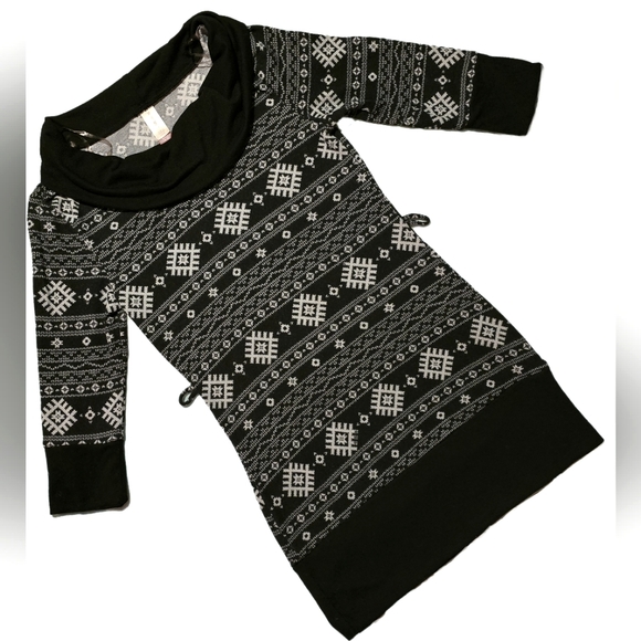 🟢No Boundaries Christmas Snowflake Aztec Print Sweater Dress Size Small Black - Picture 1 of 9